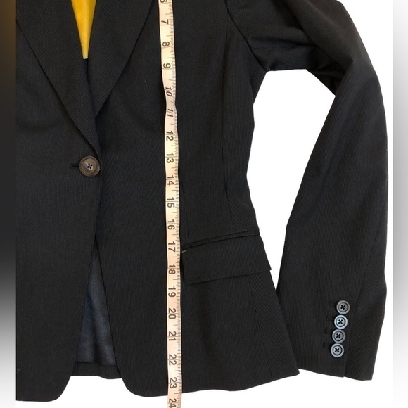 Elie Tahari Women’s Black Pin Stripe Blazer Size 4 - Picture 14 of 14